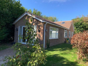 Nicely furnished 2 Bedroom Property Independent with Pakring